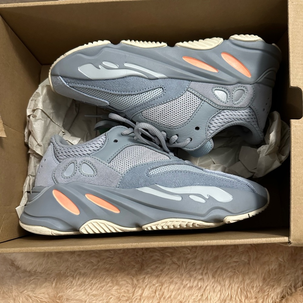 Yeezy’s - Picture 2 of 11